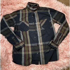 🦋Men’s Levi’s button down!